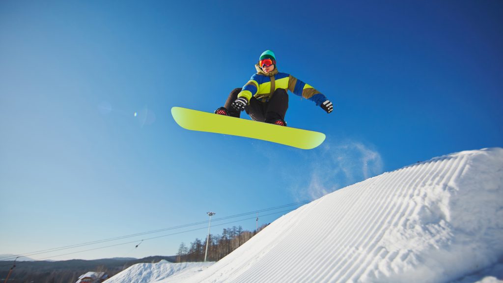 Snowboard homme en déstockage : les meilleures affaires avant la saison d’hiver